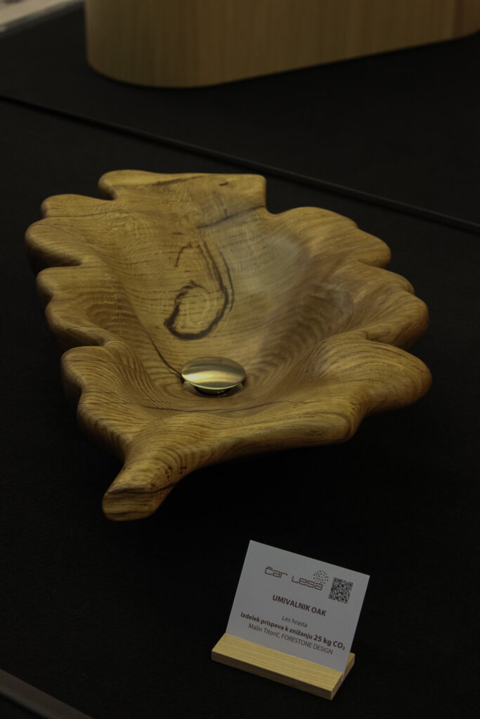Unikaten lesen umivalik OAK znamke Forestone design na razstavi Čar lesa 223